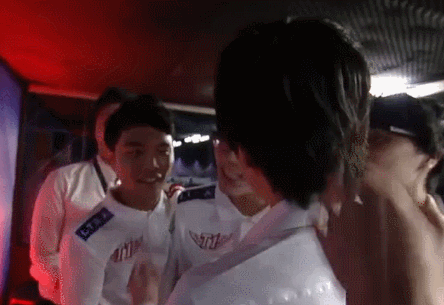SKT 프런트의 강점.GIF | 인스티즈