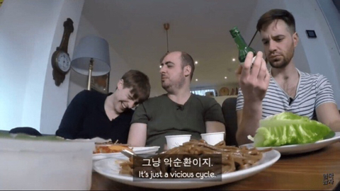 외국인이 말하는 소주 맛.JPG | 인스티즈