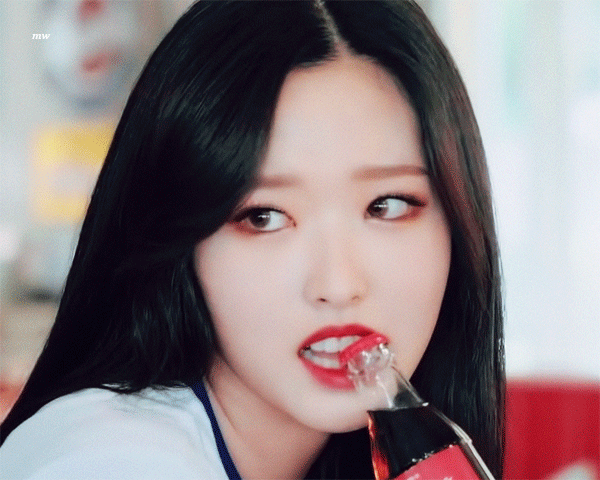 이달의 소녀 막내 올리비아 혜.gif | 인스티즈