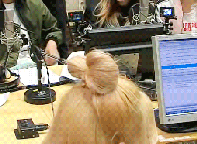 트와이스 사나의 습관 .gif | 인스티즈