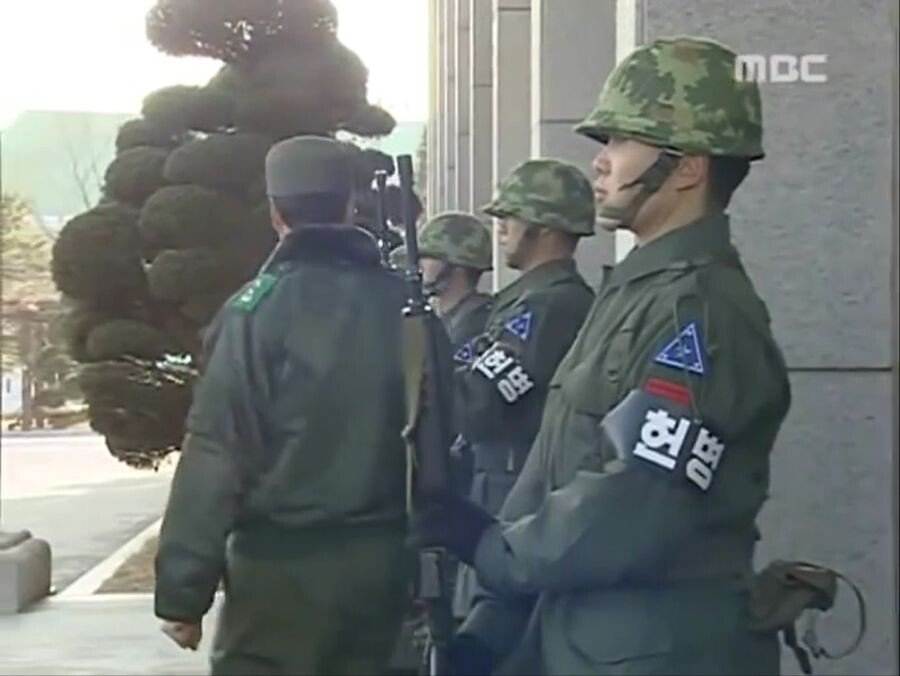 군필 남자라면 지릴 수밖에 없는 장면.JPGIF | 인스티즈