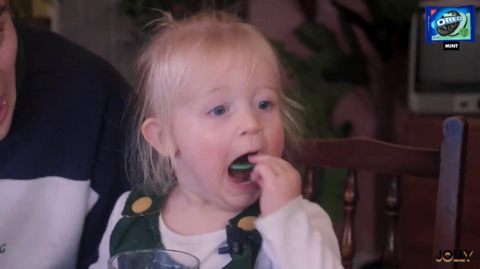 오레오 처음 먹어보는 아기 | 인스티즈