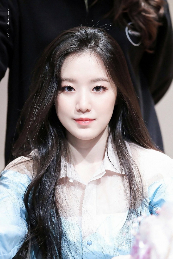 사모예드닮아서 귀여운데 가끔 얼음미녀되는 (여자)아이들 슈화.jpgif | 인스티즈