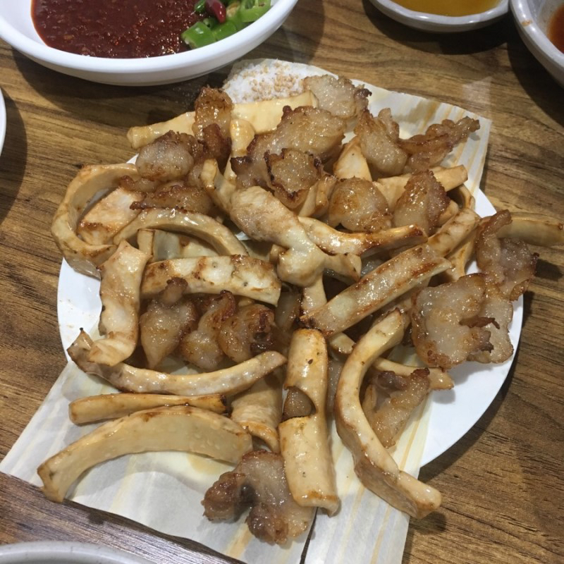 대구,경북에서 술 안주로 먹는 뭉티기+오드래기.jpgif | 인스티즈