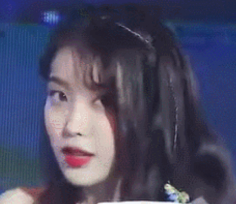 대참사에 눈치 보는 아이유 | 인스티즈