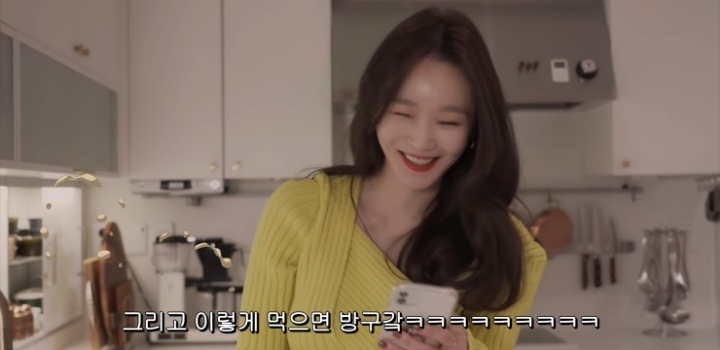 데뷔 후 10년 동안 쭉 50kg을 유지하고 있다는 강민경.jpg | 인스티즈