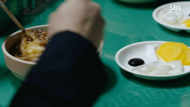 짜장면 땡기게 하는 드라마.gif | 인스티즈