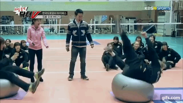 다리 긴 사람의 비애.gif | 인스티즈