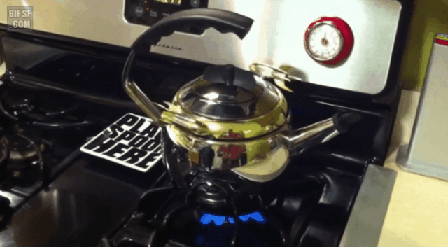 남자들이 좋아하는 쓰잘데기 없는 물건.gif | 인스티즈