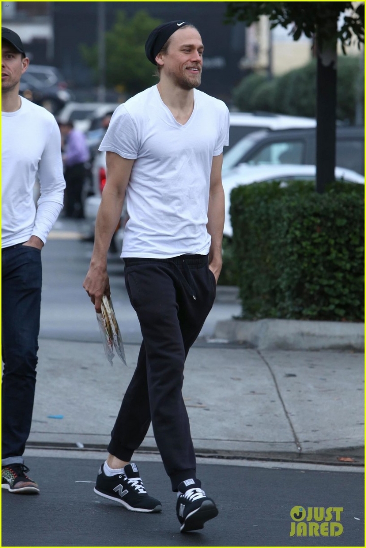 거의 뉴발만 신는 배우 | 인스티즈