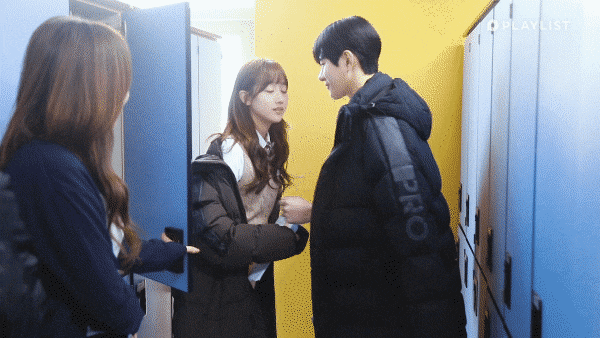 생에 첫 키스신 찍는 아이돌들의 설레는 반응 | 인스티즈