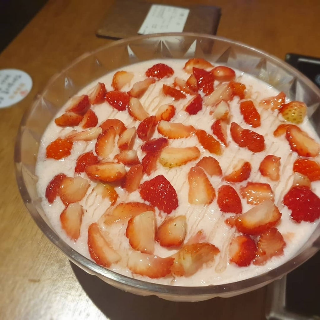 호프집에서 판다는 딸기막걸리.......jpg | 인스티즈