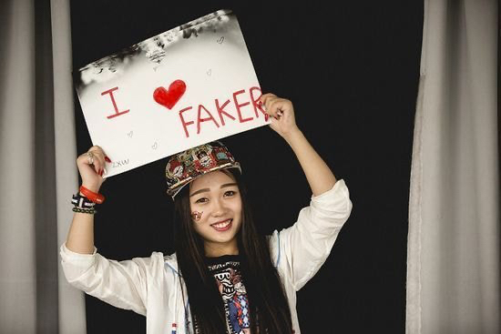 96년생 모솔 프로게이머.gif | 인스티즈