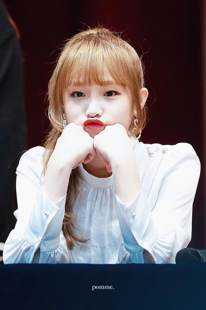 아이즈원 최예나의 이쁘고 떽띠하고 커여운 사진모음 | 인스티즈