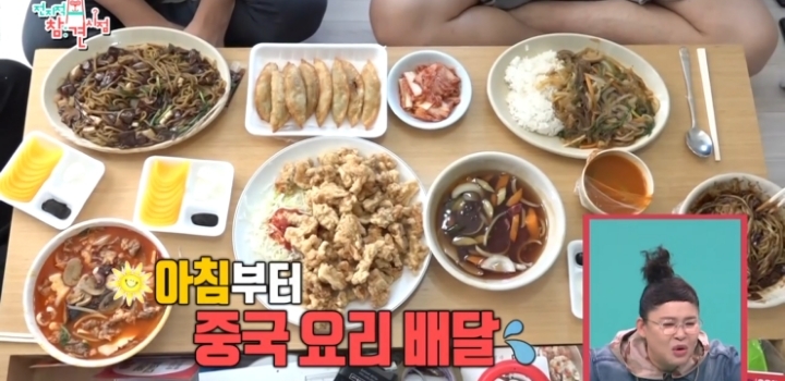 얼굴 표정 극명하게 차이 나는 오마이걸 매니저ㅋㅋㅋ.jpg | 인스티즈