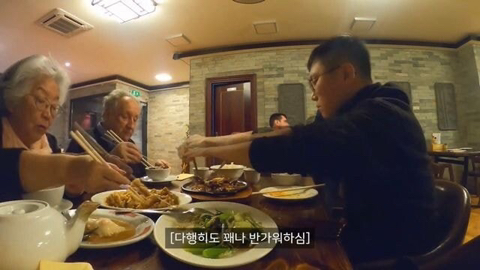 사진 한장만 가지고 10년전 재워준 은인 찾아가기....JPG | 인스티즈