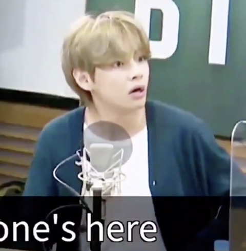 보이는 라디오인지 모르고 바지 지퍼 정리한 방탄 뷔ㅋㅋㅋㅋ | 인스티즈