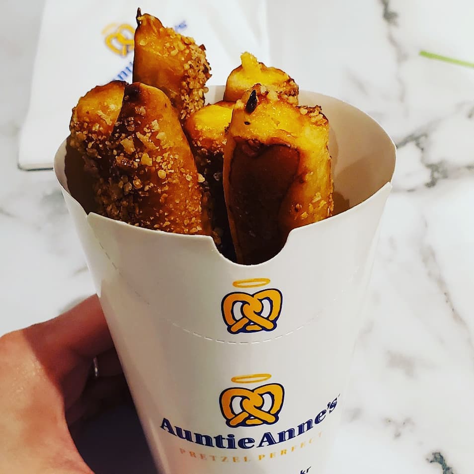 시즌한정메뉴라는 아몬드고구마크림치즈스틱......jpg | 인스티즈