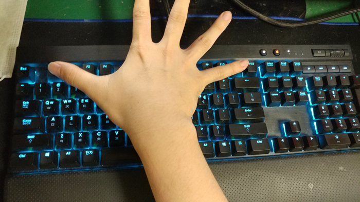 컴퓨터 키보드로 손크기 재기 (F1 ~ F12)...jpg | 인스티즈