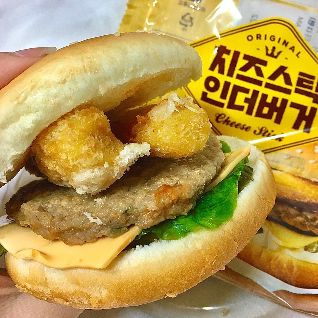 치즈스틱이 통째로 들어가있는 CU 신상 햄버거 | 인스티즈