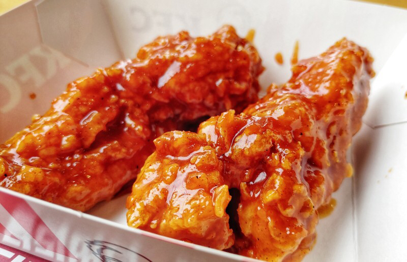 KFC 갓양념 블랙라벨치킨.jpg | 인스티즈