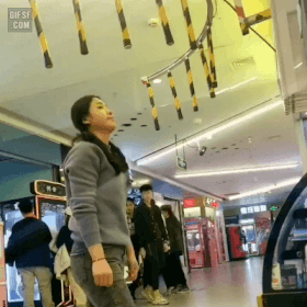 봉잡기 게임하는 여자 | 인스티즈