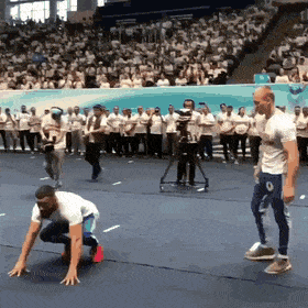 맨몸운동하는 사람들의 워너비 운동.gif | 인스티즈