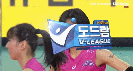 만화 주인공 같은 배구 선수 ㄷㄷㄷ gif | 인스티즈
