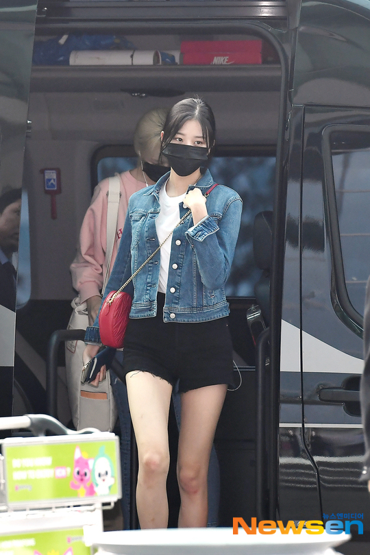 오늘자 아이즈원 장원영 공항 사진 | 인스티즈