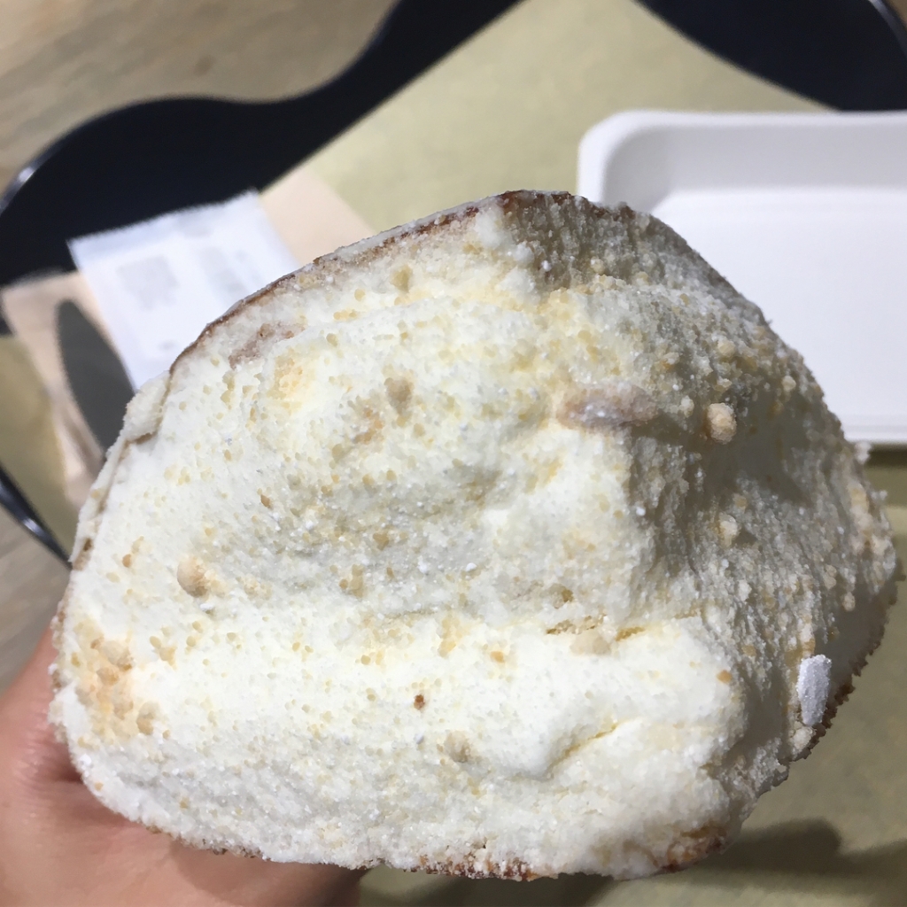 크림치즈가 겁나 많이 들었다는 파리바게트 몬스터치즈번....jpg | 인스티즈