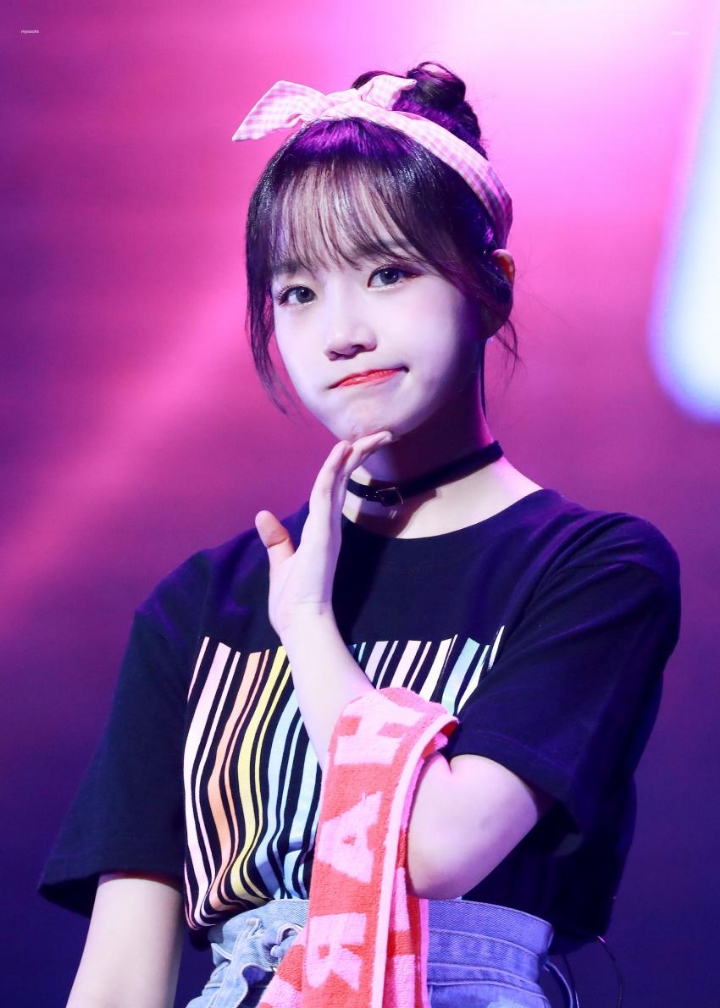 아이즈원 조유리 똥머리 | 인스티즈