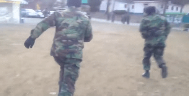 몸이 기억하는 예비군들의 실력.gif | 인스티즈