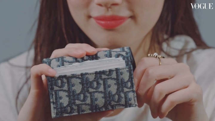 수지 지갑 근황 | 인스티즈