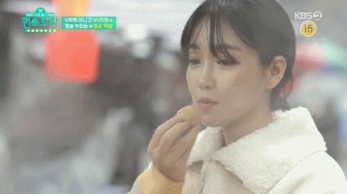 배우 이유리의 한입 먹고 안먹은척 쇼.gif | 인스티즈