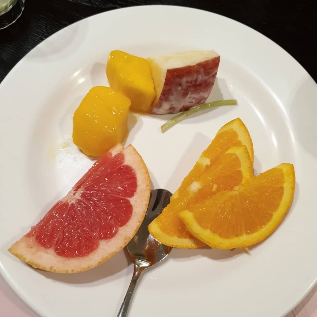 뷔페가면 딱 나뉘는 스타일.......jpg | 인스티즈
