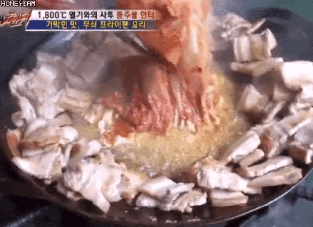 사람들이 처음에 비웃었던 솥뚜껑 삼겹살 | 인스티즈