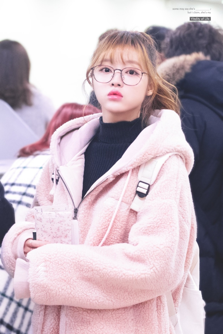 홍콩 mama 가는 오마이걸 유아.jpg | 인스티즈