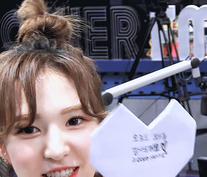 라디오 DJ가 된 레드벨벳 웬디.jpgif | 인스티즈