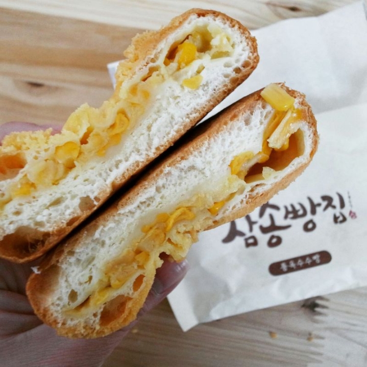 마약빵 이라는 소리까지 듣는 통옥수수빵..jpg | 인스티즈