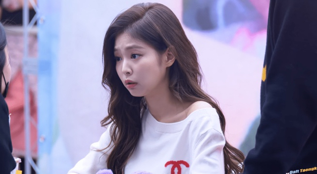 티가 하나밖에 없는 제니.gif | 인스티즈