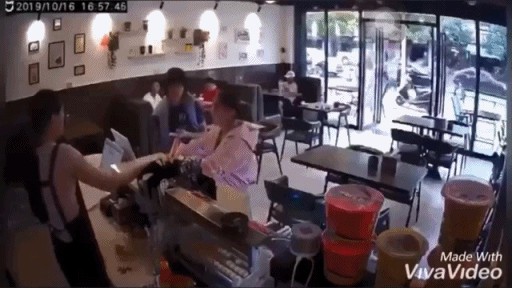 새치기 당하자 때리는 여자 | 인스티즈