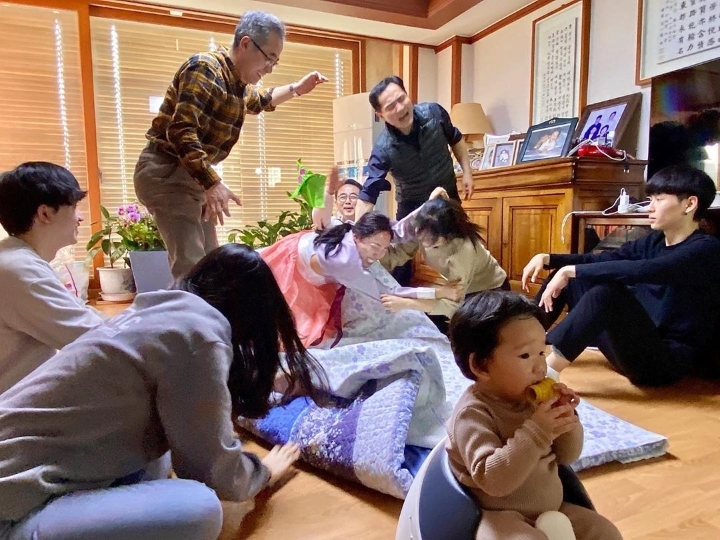 흔한 여배우의 설명절.jpg | 인스티즈