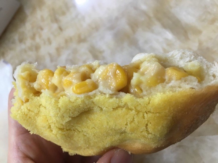 마약빵 이라는 소리까지 듣는 통옥수수빵..jpg | 인스티즈