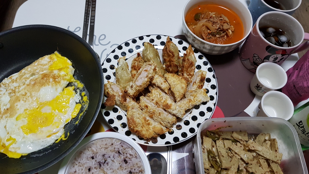 ㄹㅇ 현실적인 자취 밥상 | 인스티즈