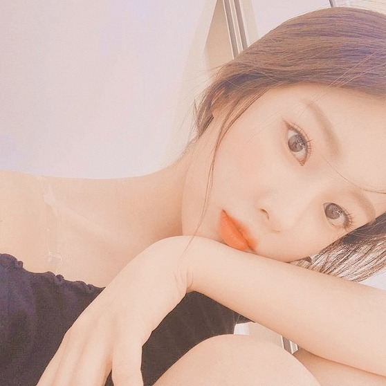 자기 얼굴에 자부심이 있는듯한 아이즈원 강혜원 | 인스티즈