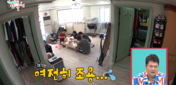 얼굴 표정 극명하게 차이 나는 오마이걸 매니저ㅋㅋㅋ.jpg | 인스티즈