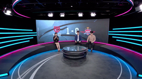 분석데스크에서 코커짓 하고 있는 김민아 아나운서 | 인스티즈