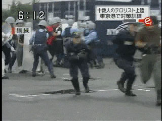 일본 경찰 훈련 레전드.gif | 인스티즈