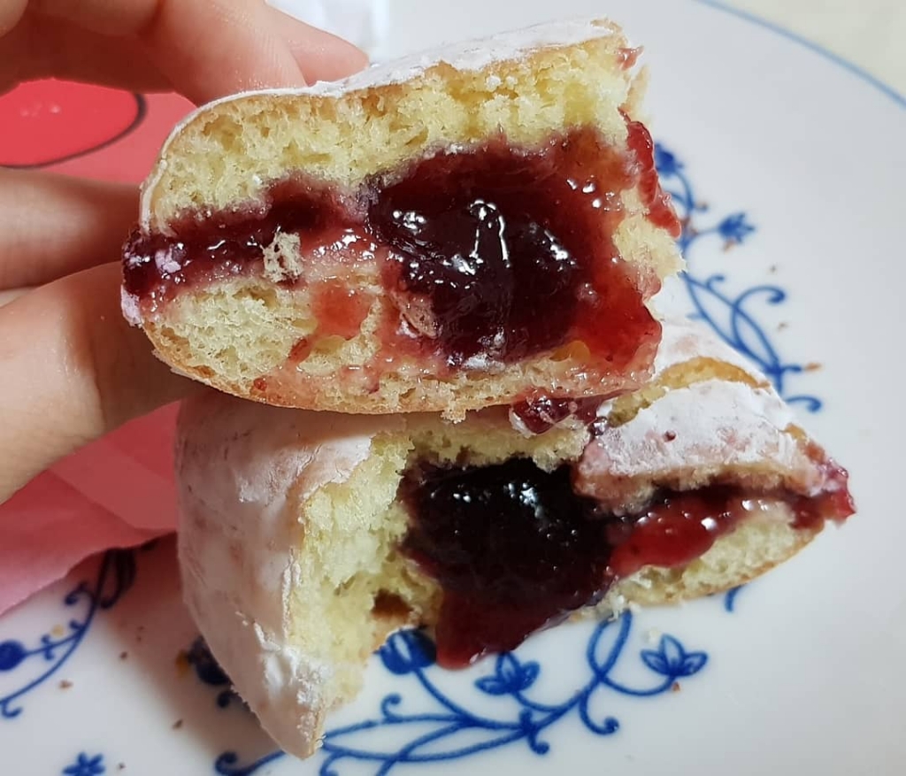 딸기쨈이 가득 차있는 던킨 스트로베리필드......jpg | 인스티즈