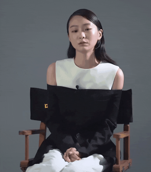 의자에 묶여서 인터뷰하는 김다미.gif | 인스티즈